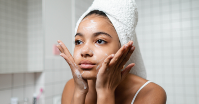 5 SIMPLE WAYS TO HELP CLEAR SKIN